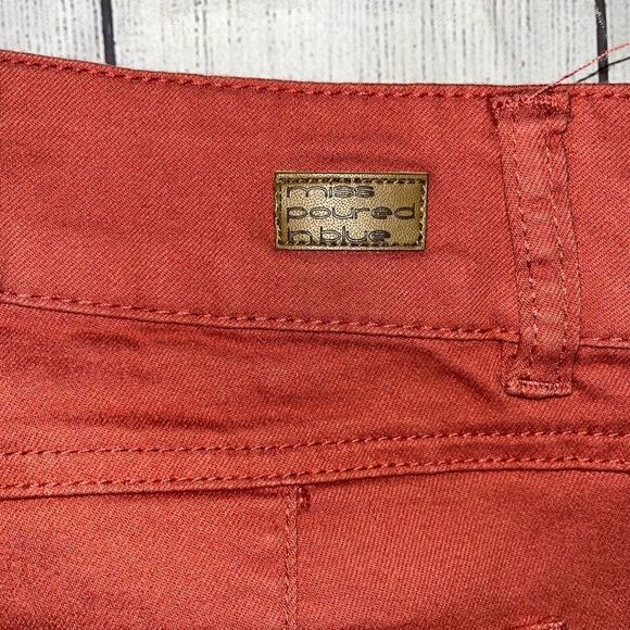 Miss Poured in Blue rust colored cut off shorts 10 - Picture 4 of 4